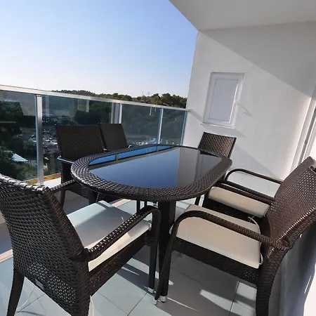 Pine Park Apartment